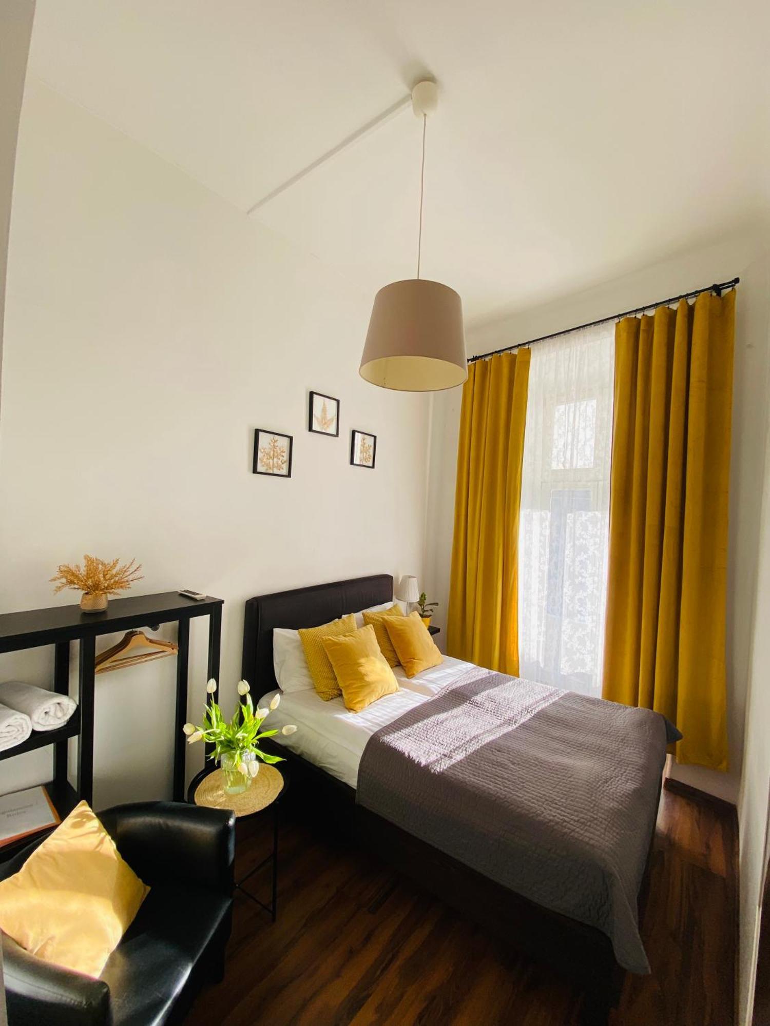 Krakow Apartments & Rooms Kültér fotó